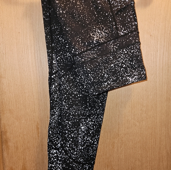 Zyia reflective splatter pocket leggings - Picture 5 of 5